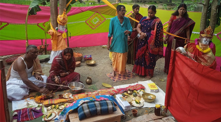 ঢাক-ঢোল পিটিয়ে সানাই বাজিয়ে হলো বট-পাকুড়ের বিয়ে